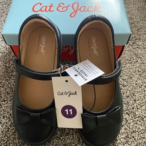 cat & jack kai shoes in black